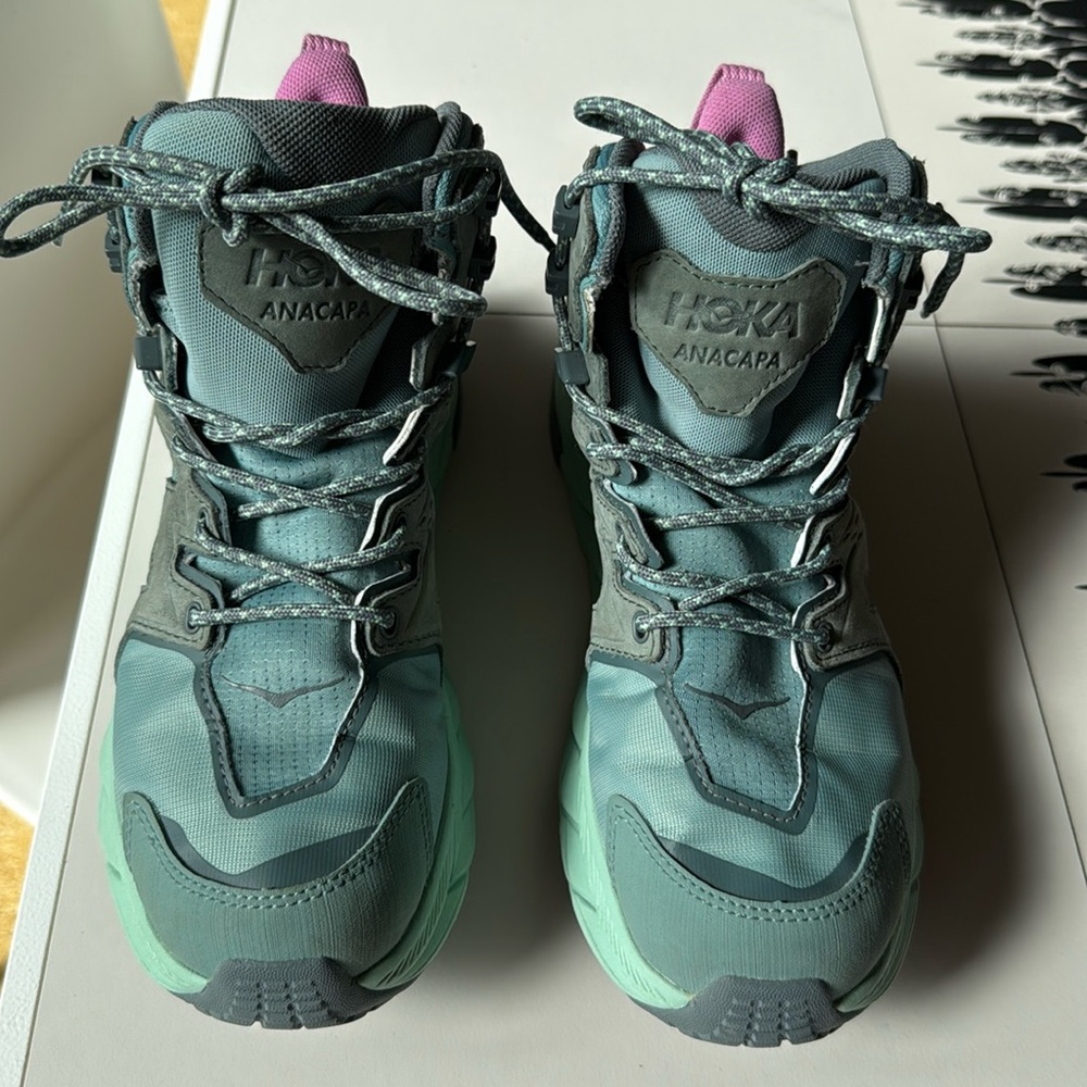 HOKA ANACAPA hiking boot